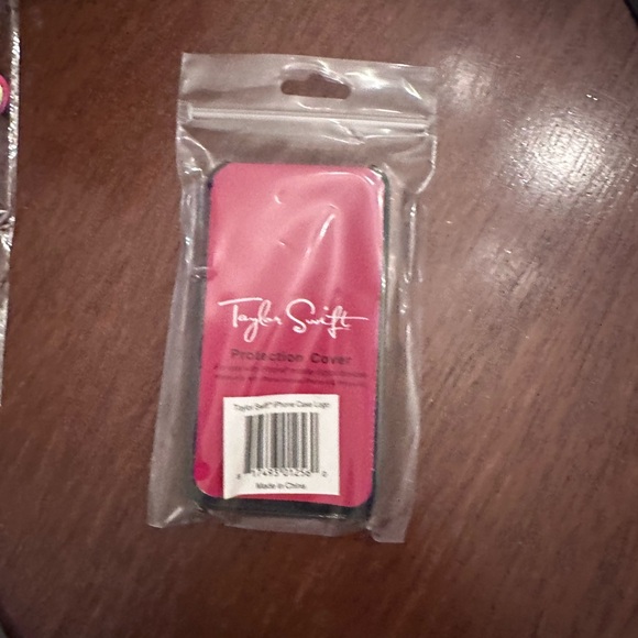 Taylor Swift bundle - Picture 6 of 7